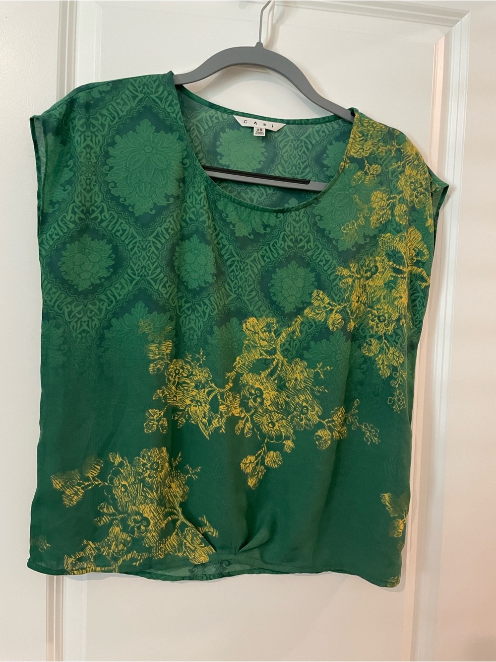 CAbi Green Sleeveless Floral-Print Shell with Gold Accents